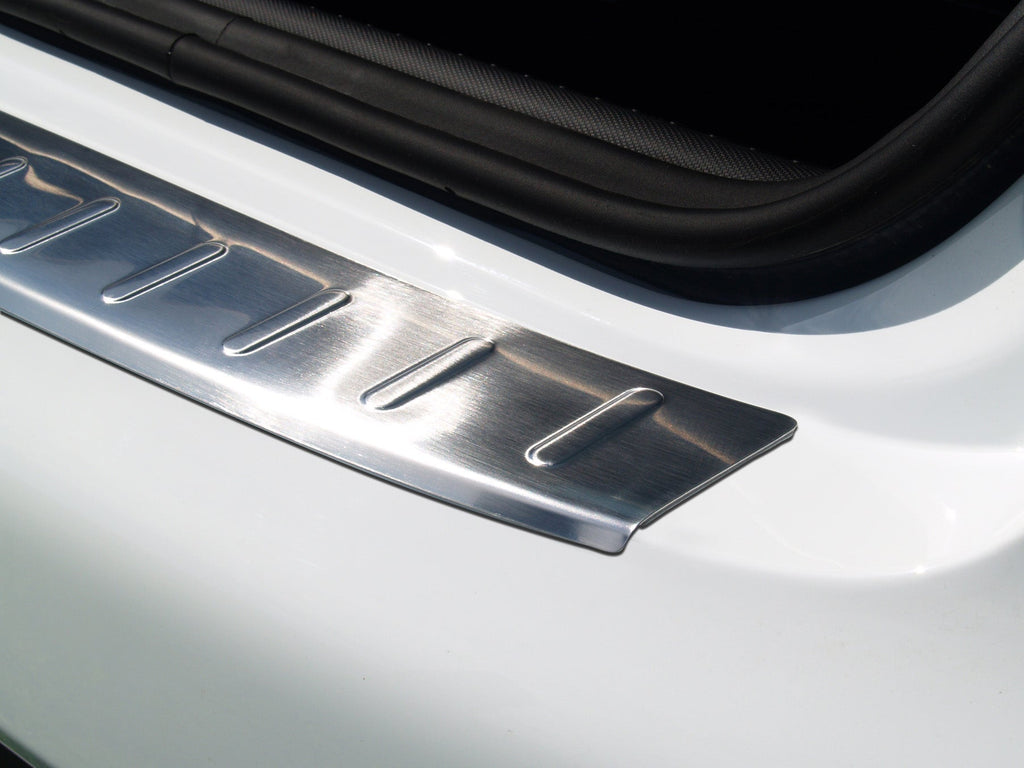 Lastskydd Renault Clio IV 5-dörrars/ Gt-Line 2013–2017, facelift 2017–2019 – Silver satin | AVISA - Carlevel AB - Lastskydd