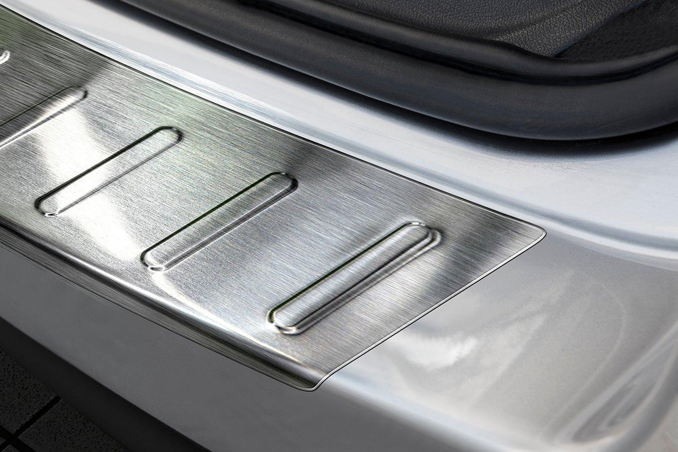 Lastskydd Renault Laguna III Kombi 2008–2015 – Silver satin | AVISA - Carlevel AB - Lastskydd