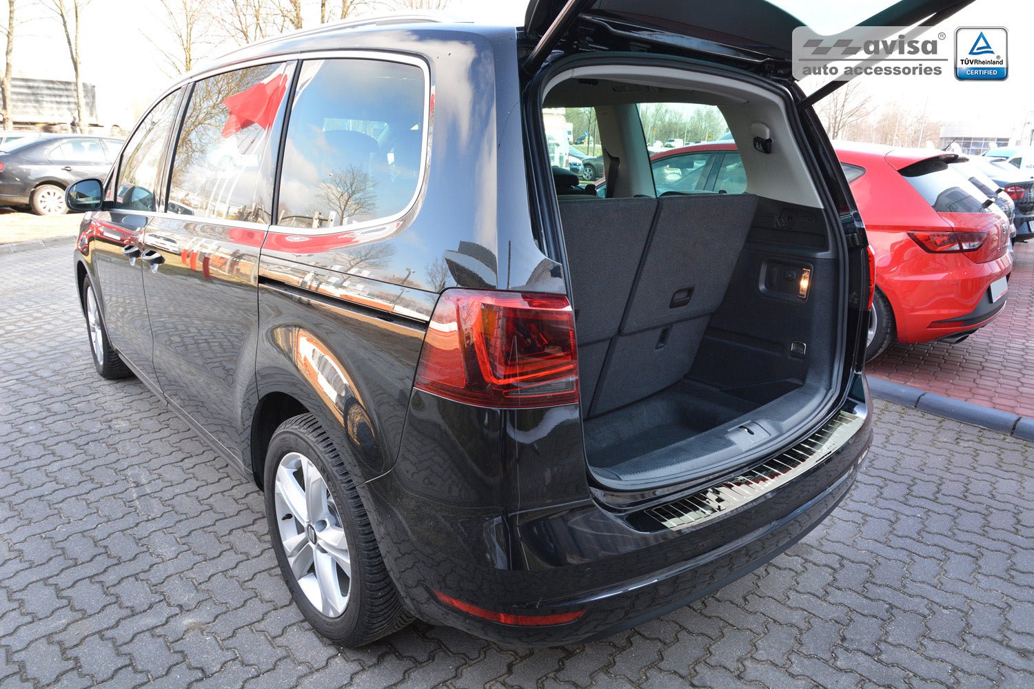 Lastskydd Seat Alhambra II 2010+ / Volkswagen Sharan II 2010+ – Spegelpolerat silver | AVISA - Carlevel AB - Lastskydd