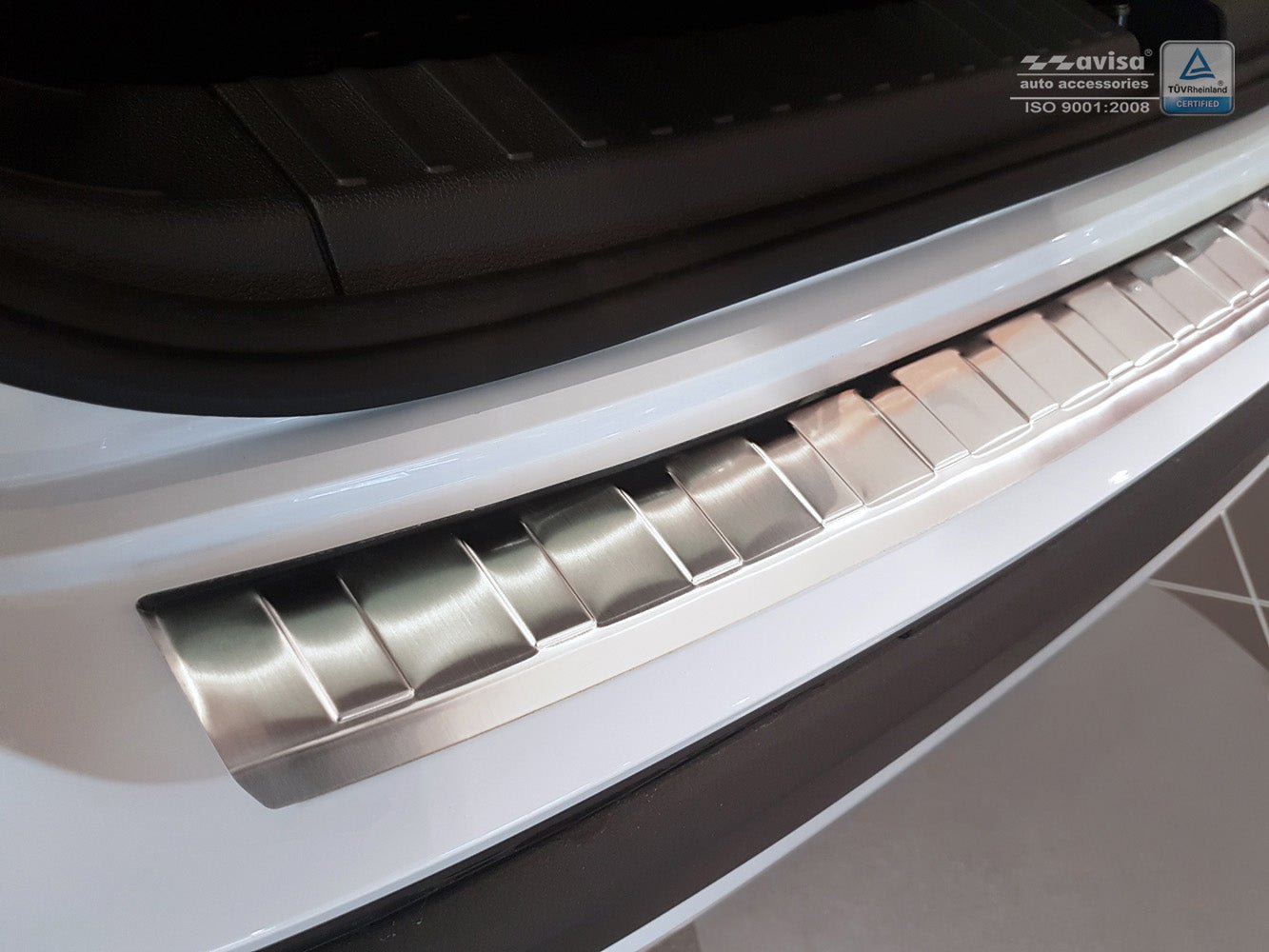 Lastskydd Seat Ateca 5-dörrars crossover 2016–2020, facelift 2020+ / Seat Cupra Ateca 2018+ – Silver satin | AVISA - Carlevel AB - Lastskydd