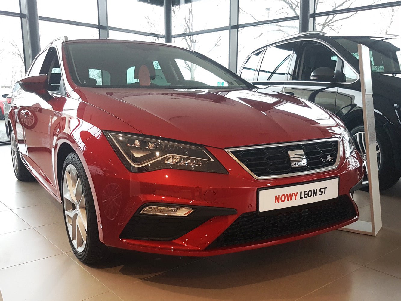 Lastskydd Seat Leon III (5F) ST/ ST X-Perience 2013–2017, facelift 2017–2020 – Svart | AVISA - Carlevel AB - Lastskydd