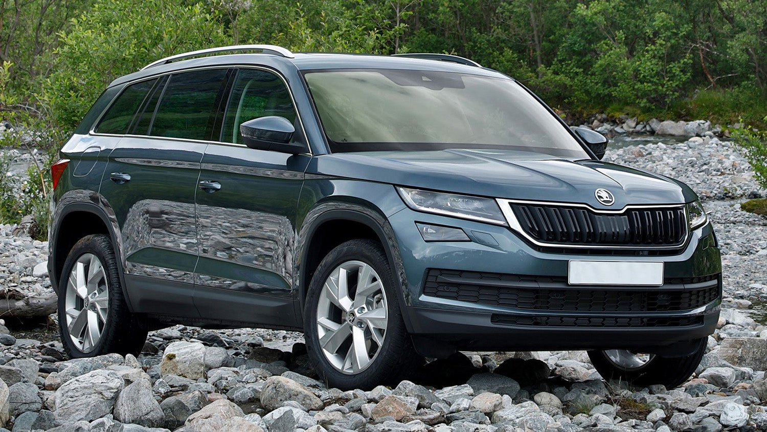 Lastskydd Skoda Kodiaq crossover 2016–2021, facelift 2021–2024 m.fl. – Silver satin | AVISA - Carlevel AB - Lastskydd