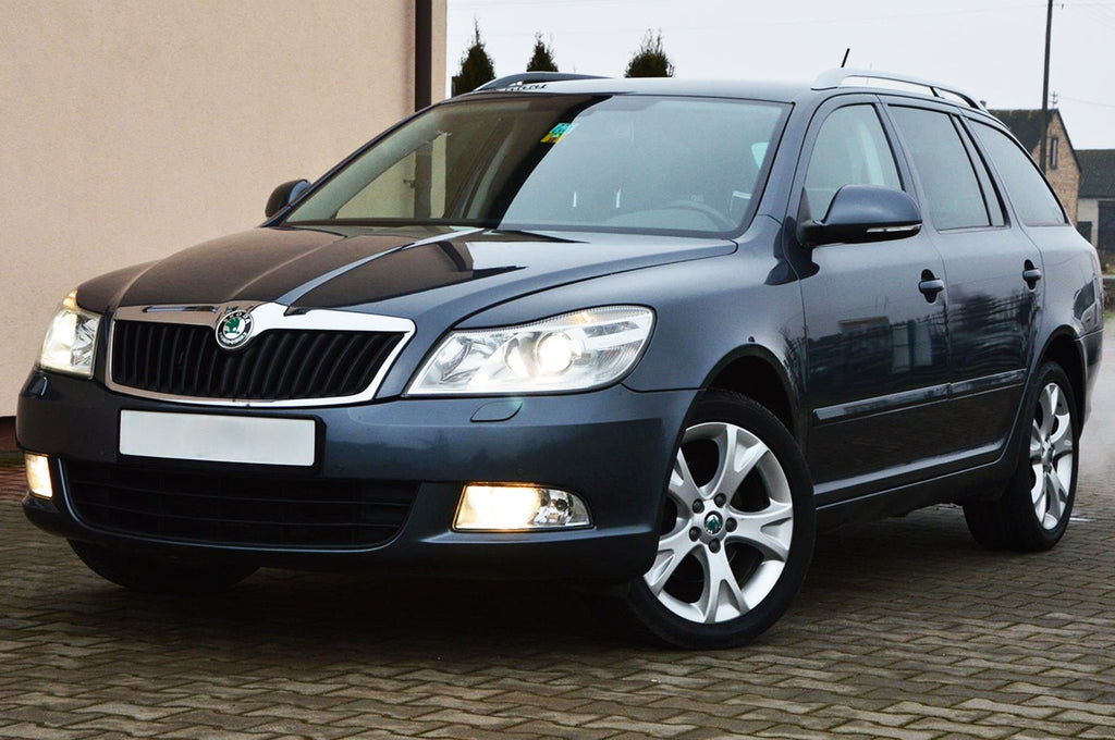Lastskydd Skoda Octavia II Kombi 2004–2013 – Svart | AVISA - Carlevel AB - Lastskydd