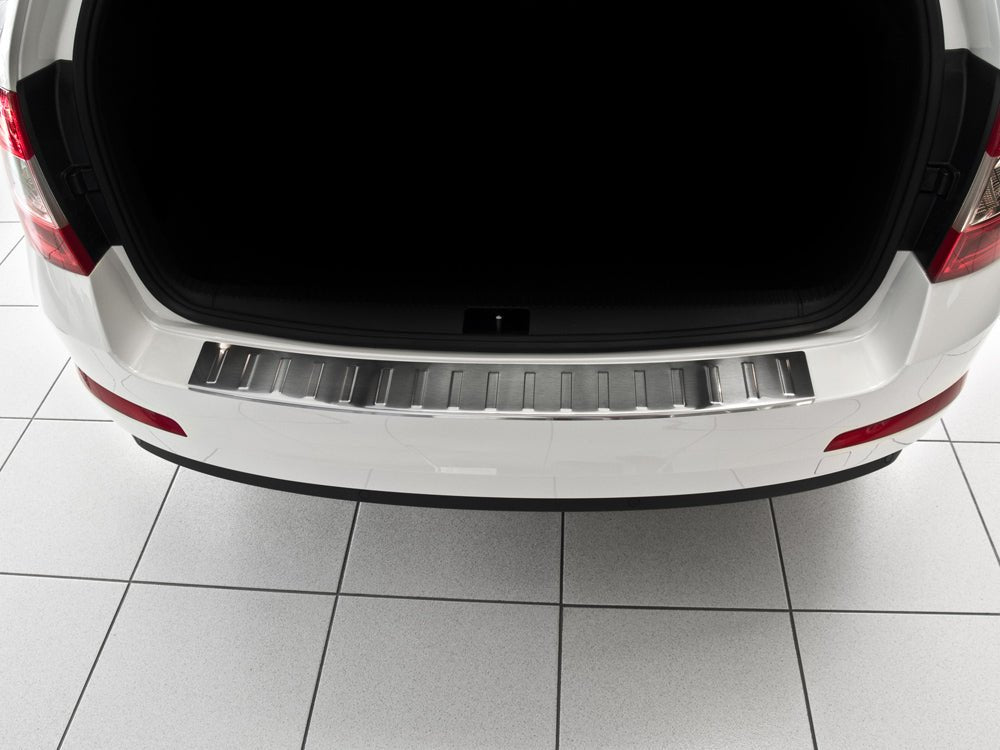 Lastskydd Skoda Octavia III Kombi 2013–2016 – Silver satin | AVISA - Carlevel AB - Lastskydd