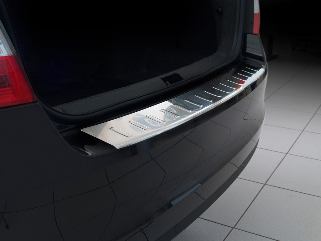 Lastskydd Skoda Octavia III liftback 2013–2016, facelift 2016–2019 – Silver satin | AVISA - Carlevel AB - Lastskydd