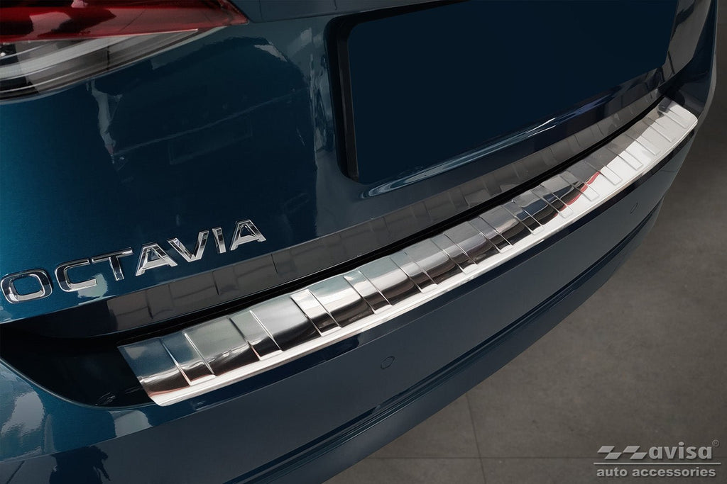 Lastskydd Skoda Octavia IV liftback 2019–2024 facelift 2024+ – Silver satin (2/35561) | AVISA - Carlevel AB - Lastskydd
