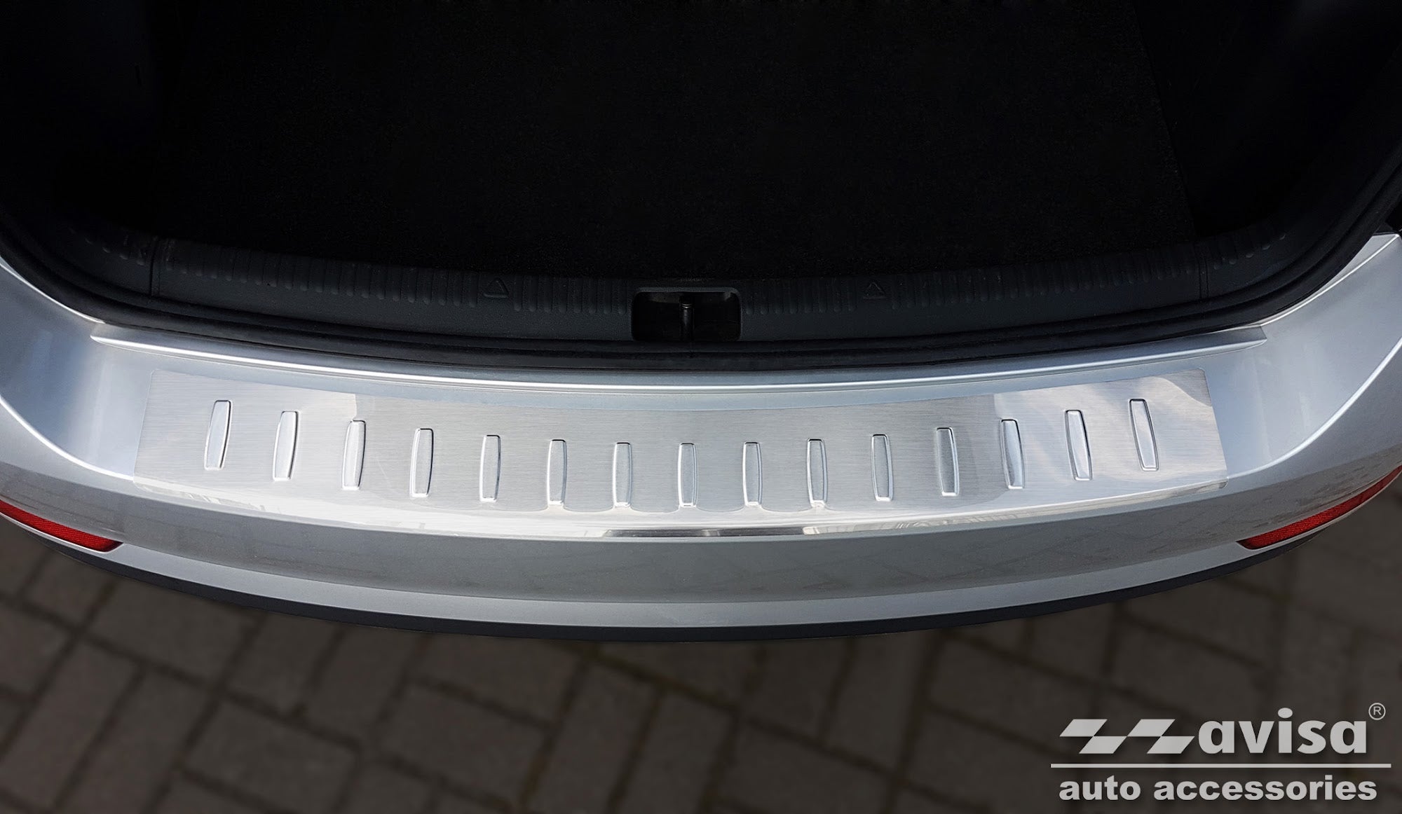 Lastskydd Skoda Rapid 2012–2017, facelift 2017+ – Silver satin | AVISA - Carlevel AB - Lastskydd