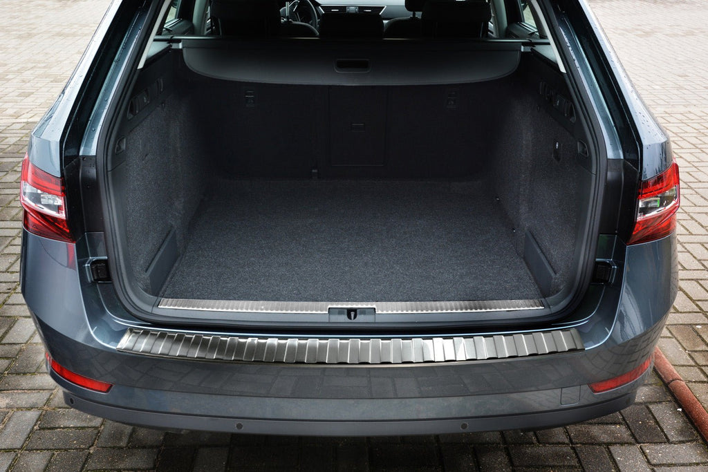 Lastskydd Skoda Superb III Kombi 2015–2019, facelift 2019–2024/ Scout III 2019+ – Silver satin | AVISA - Carlevel AB - Lastskydd