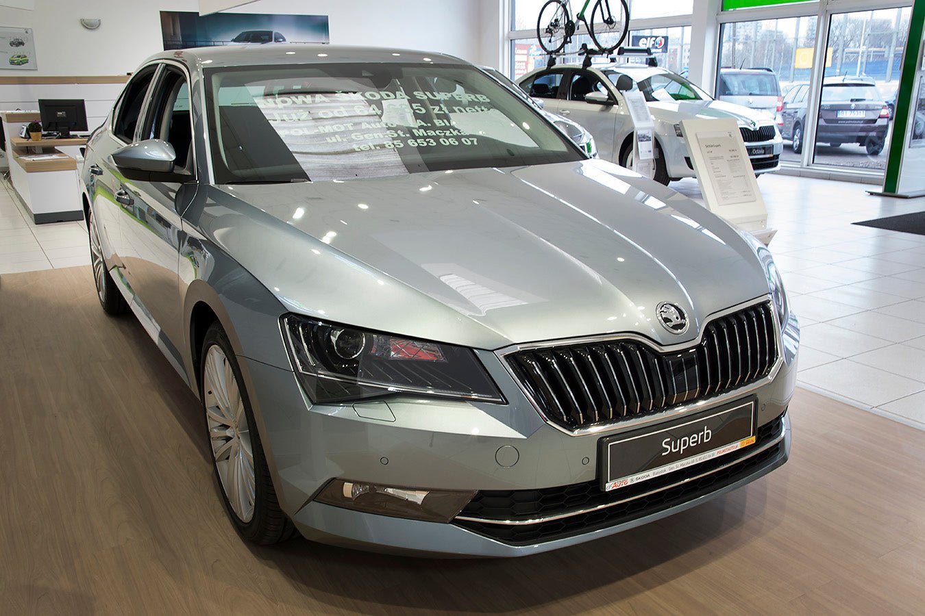 Lastskydd Skoda Superb III liftback sedan 2015–2019, facelift 2019+ facelift 2019–2023 – Silver satin | AVISA - Carlevel AB - Lastskydd