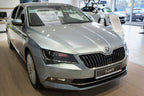 Lastskydd Skoda Superb III liftback sedan 2015–2019, facelift 2019+ facelift 2019–2023 – Svart | AVISA - Carlevel AB - Lastskydd