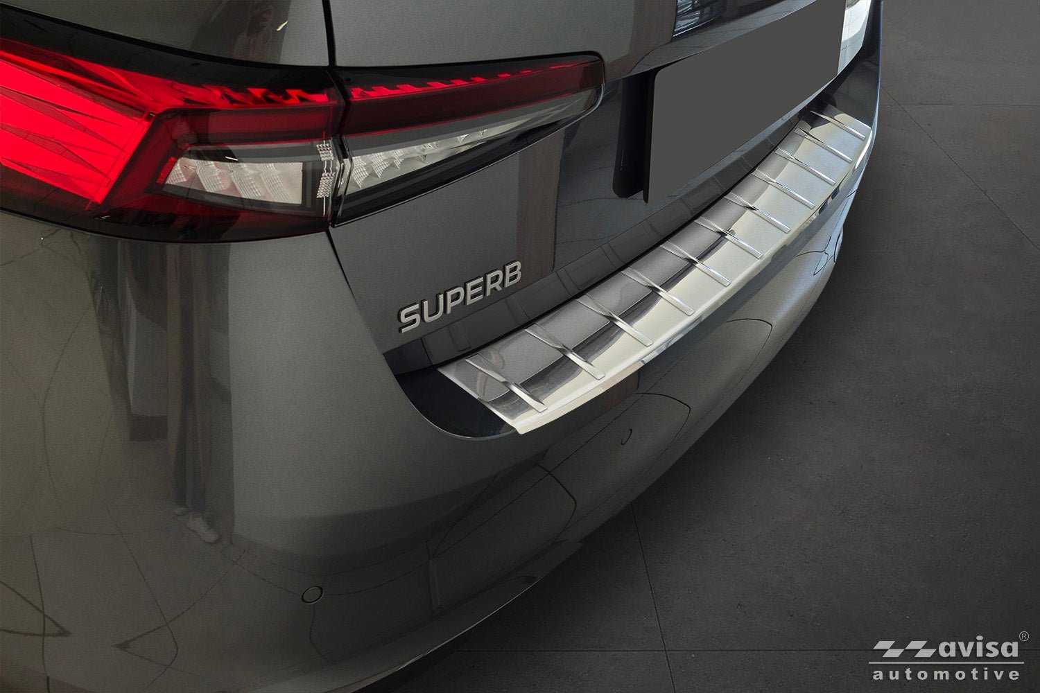 Lastskydd Skoda Superb IV liftback 2023+ – Silver satin | AVISA - Carlevel AB - Lastskydd