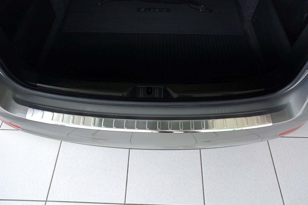Lastskydd Skoda Superb Kombi 2013–2015 – Silver satin | AVISA - Carlevel AB - Lastskydd