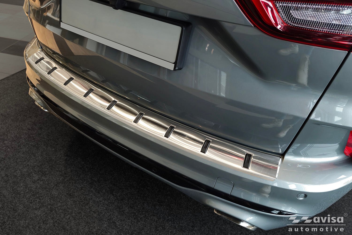 Lastskydd Strong Edition Ford Kuga III ST-Line/ Hybrid/ Vignale 2019–2024, facelift 2024+ – Silver satin | AVISA - Carlevel AB - Lastskydd