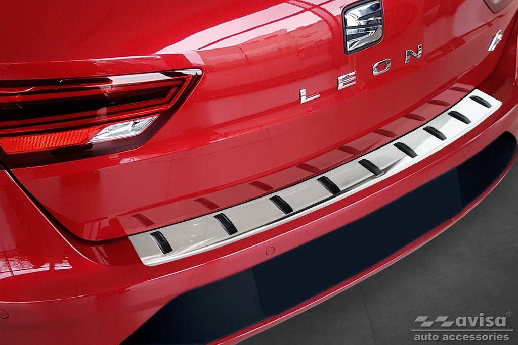 Lastskydd Strong Edition Seat Leon III (5F) ST 2013–2017, facelift 2017–2020 – Silver satin | AVISA - Carlevel AB - Lastskydd