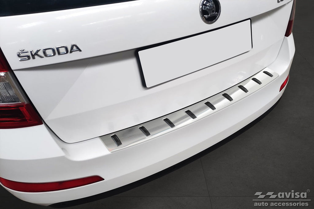 Lastskydd Strong Edition Skoda Octavia III Kombi 2013–2016 – Silver | AVISA - Carlevel AB - Lastskydd