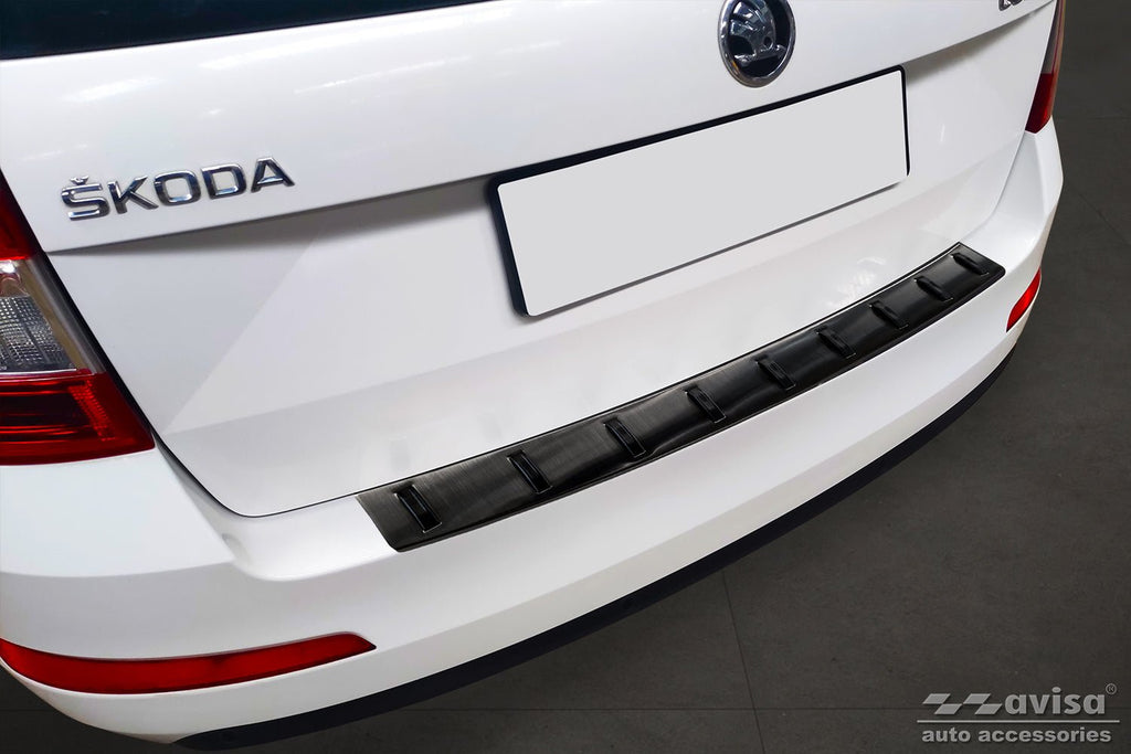 Lastskydd Strong Edition Skoda Octavia III Kombi 2013–2016 – Svart | AVISA - Carlevel AB - Lastskydd