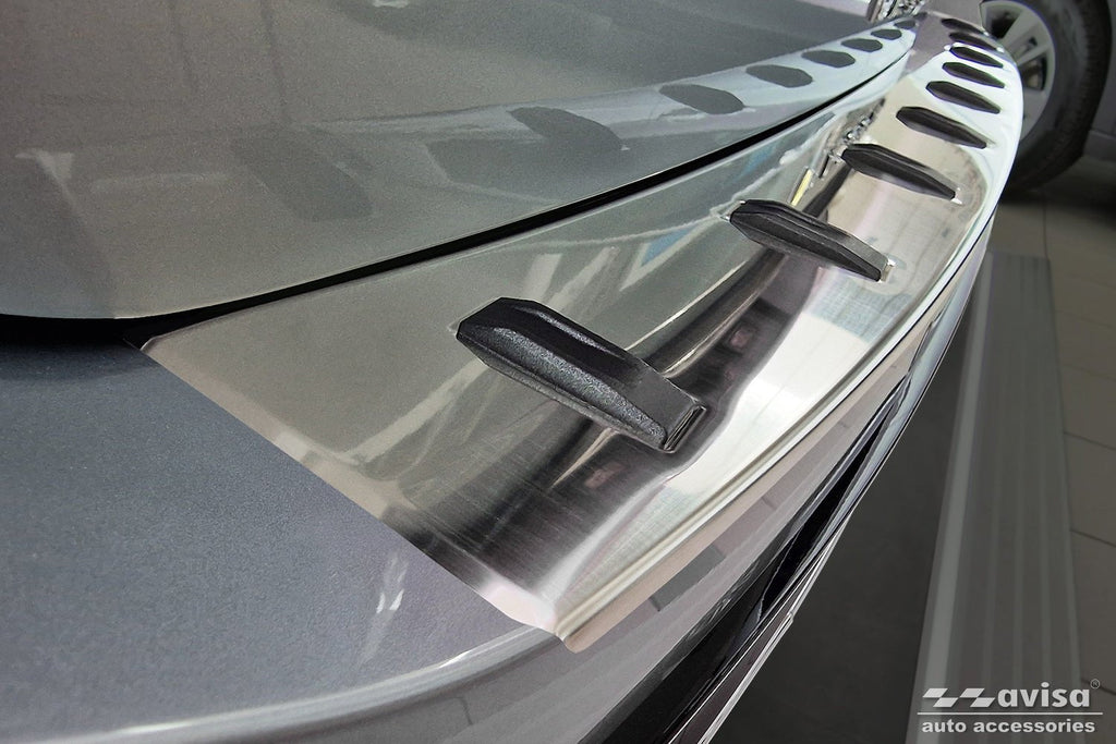 Lastskydd Strong Edition Volkswagen Passat B9 Variant/ R-line/ Hybrid 2024+ – Silver satin | AVISA - Carlevel AB - Lastskydd