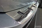 Lastskydd Strong Edition Volkswagen Passat B9 Variant/ R-line/ Hybrid 2024+ – Silver satin | AVISA - Carlevel AB - Lastskydd