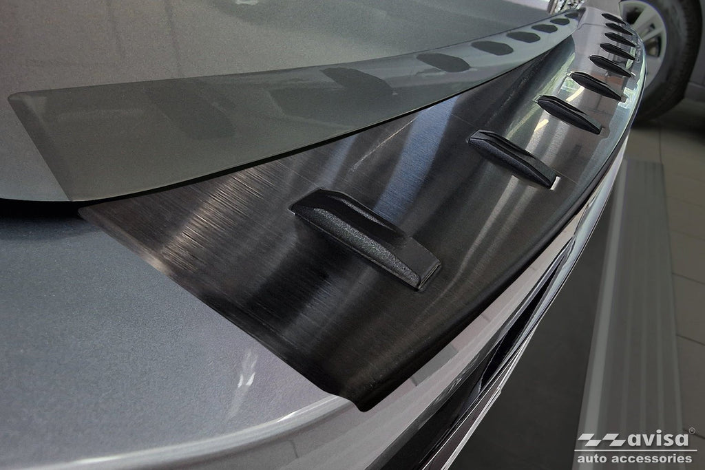 Lastskydd Strong Edition Volkswagen Passat B9 Variant/ R-line/ Hybrid 2024+ – Svart | AVISA - Carlevel AB - Lastskydd