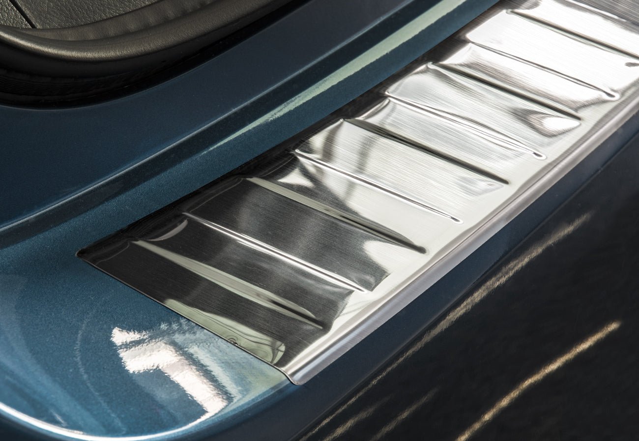 Lastskydd Toyota Auris II touring 5-dörrars facelift 2015–2019 – Silver satin | AVISA - Carlevel AB - Lastskydd
