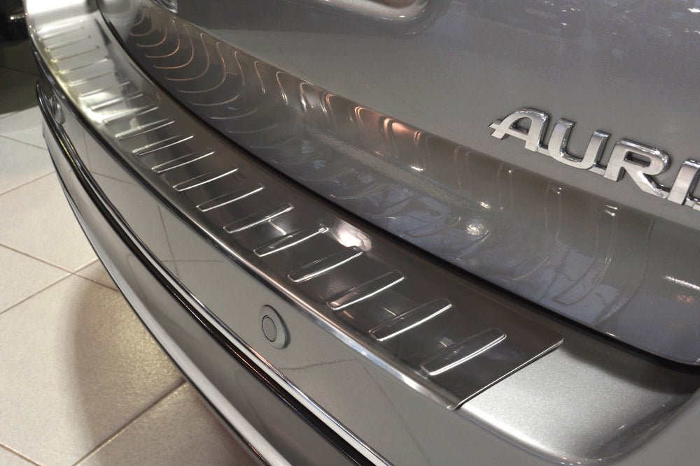 Lastskydd Toyota Auris touring 5-dörrars 2013–2015 – Silver satin | AVISA - Carlevel AB - Lastskydd