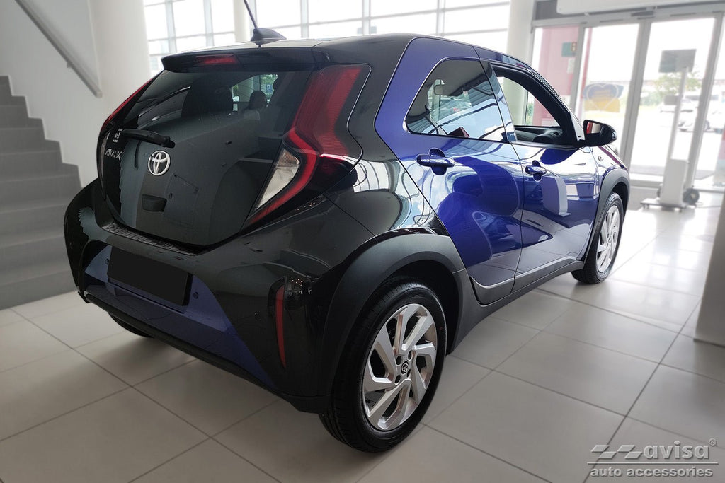 Lastskydd Toyota Aygo X crossover 2022–2025, facelift 2025+/ Toyota Aygo X hybrid 2026+ – Svart | AVISA - Carlevel AB - Lastskydd