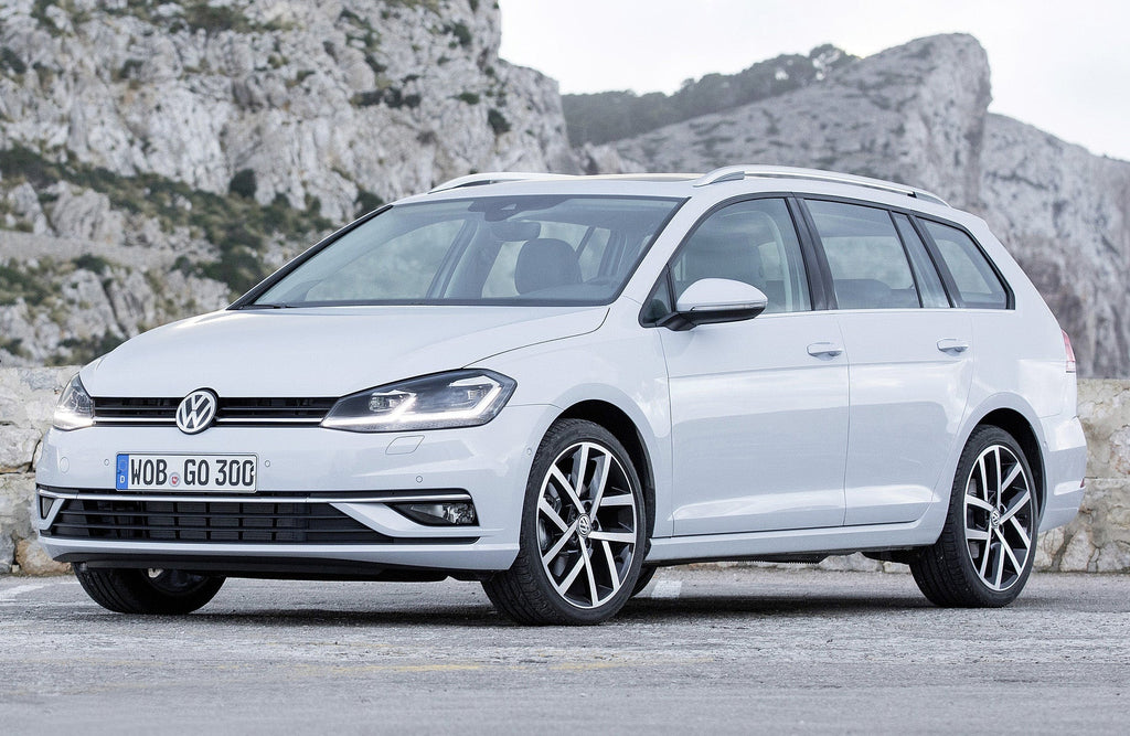 Lastskydd Volkswagen Golf VII Variant/ R-line facelift 2017–2019/ VW Golf Variant 2018 2020 Alltrack – Svart | AVISA - Carlevel AB - Lastskydd