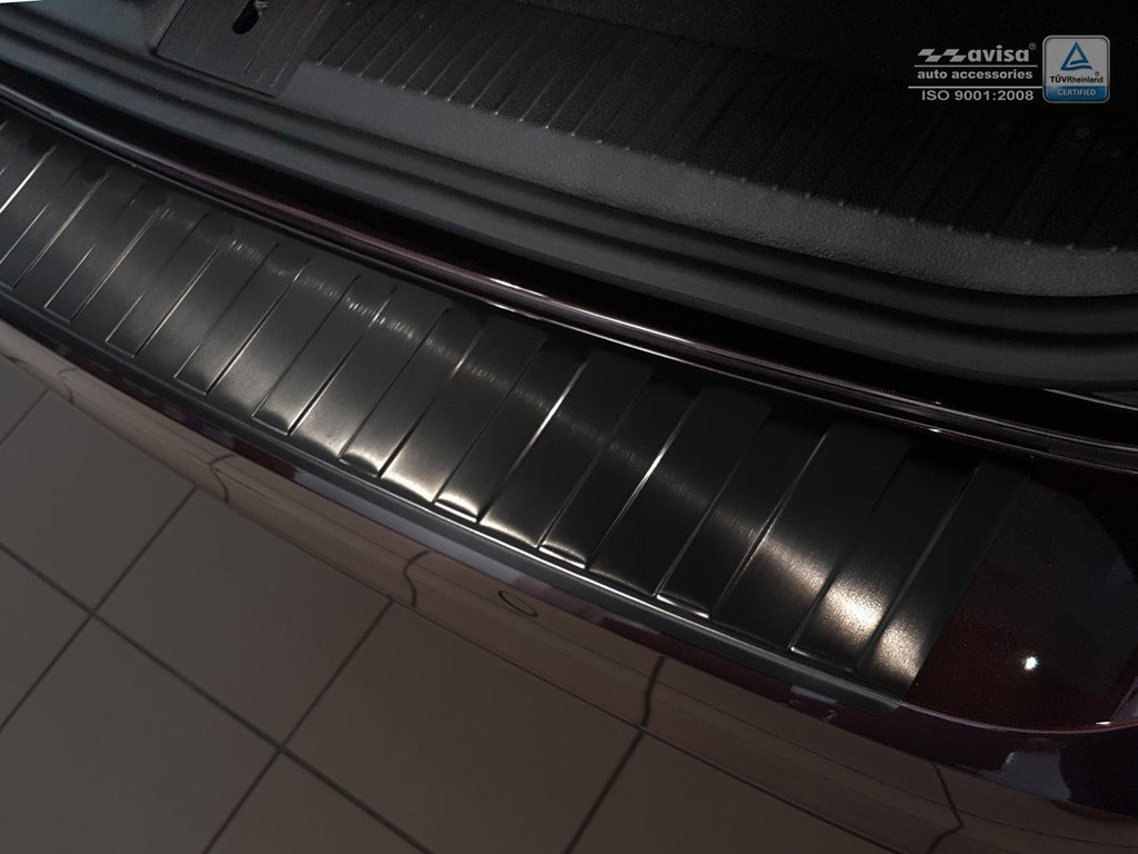 Lastskydd Volkswagen Passat B8 variant/ R-line/ Alltrack/ GTE 2014–2019, facelift 2019–2023 – Svart | AVISA - Carlevel AB - Lastskydd
