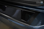Lastskydd Volkswagen Passat B8 variant/ R-line/ Alltrack/ GTE 2014–2019, facelift 2019–2023 – Svart steel, Svart Kolfiber | AVISA - Carlevel AB - Lastskydd