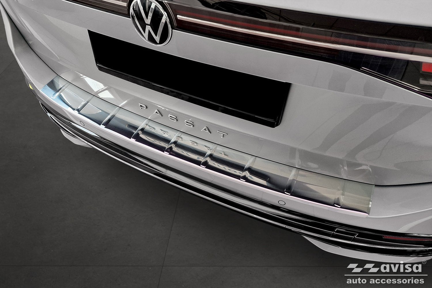 Lastskydd Volkswagen Passat B9 Variant/ R-line/ Hybrid 2024+ – Silver satin | AVISA - Carlevel AB - Lastskydd