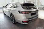 Lastskydd Volkswagen Passat B9 Variant/ R-line/ Hybrid 2024+ – Spegelblank svart | AVISA - Carlevel AB - Lastskydd