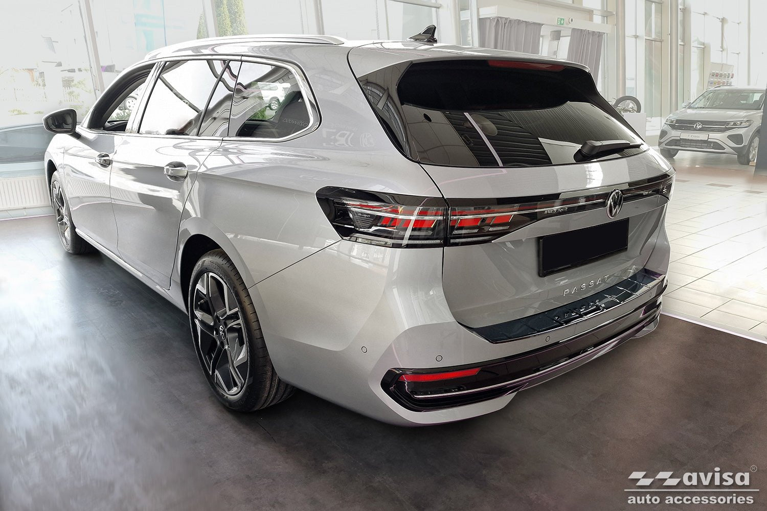 Lastskydd Volkswagen Passat B9 Variant/ R-line/ Hybrid 2024+ – Spegelblank svart | AVISA - Carlevel AB - Lastskydd