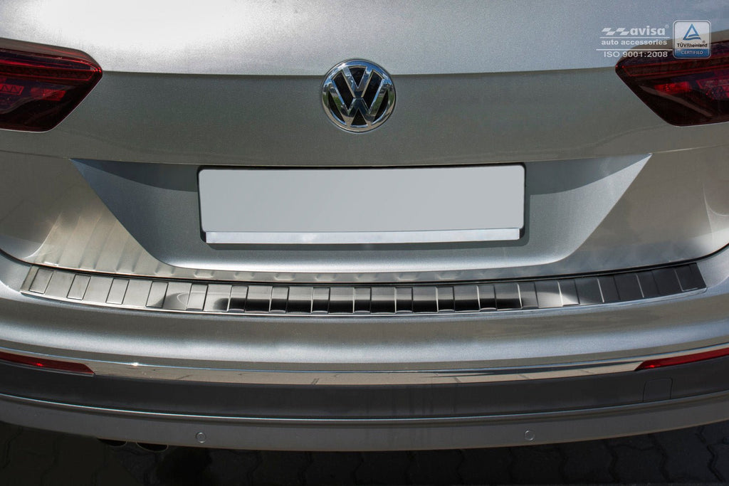 Lastskydd Volkswagen Tiguan II 2015–2020, facelift 2020+/ eHybrid 2020–2024 m.fl. – Silver satin | AVISA - Carlevel AB - Lastskydd
