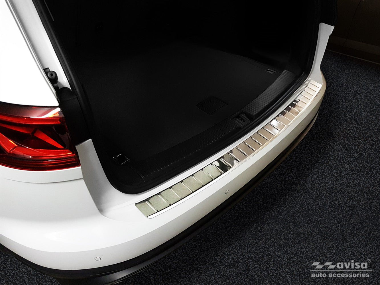 Lastskydd Volkswagen Touareg III 2018–2023 facelift 2023+ – Silver satin | AVISA - Carlevel AB - Lastskydd