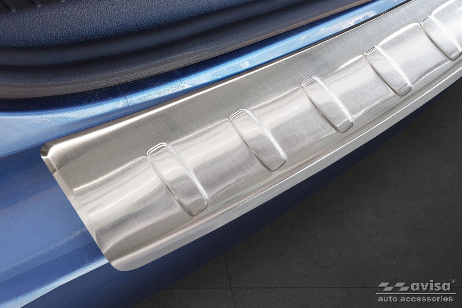 Lastskydd Volkswagen Touran II 2010–2015 – Silver satin | AVISA - Carlevel AB - Lastskydd
