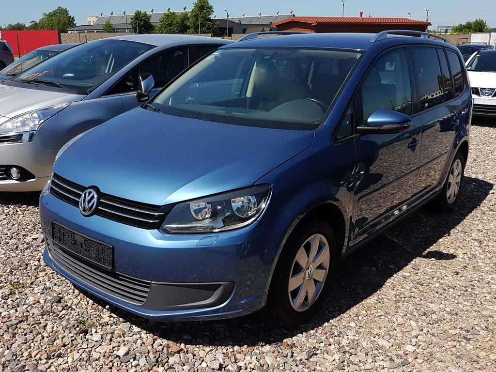 Lastskydd Volkswagen Touran II 2010–2015 – Svart | AVISA - Carlevel AB - Lastskydd