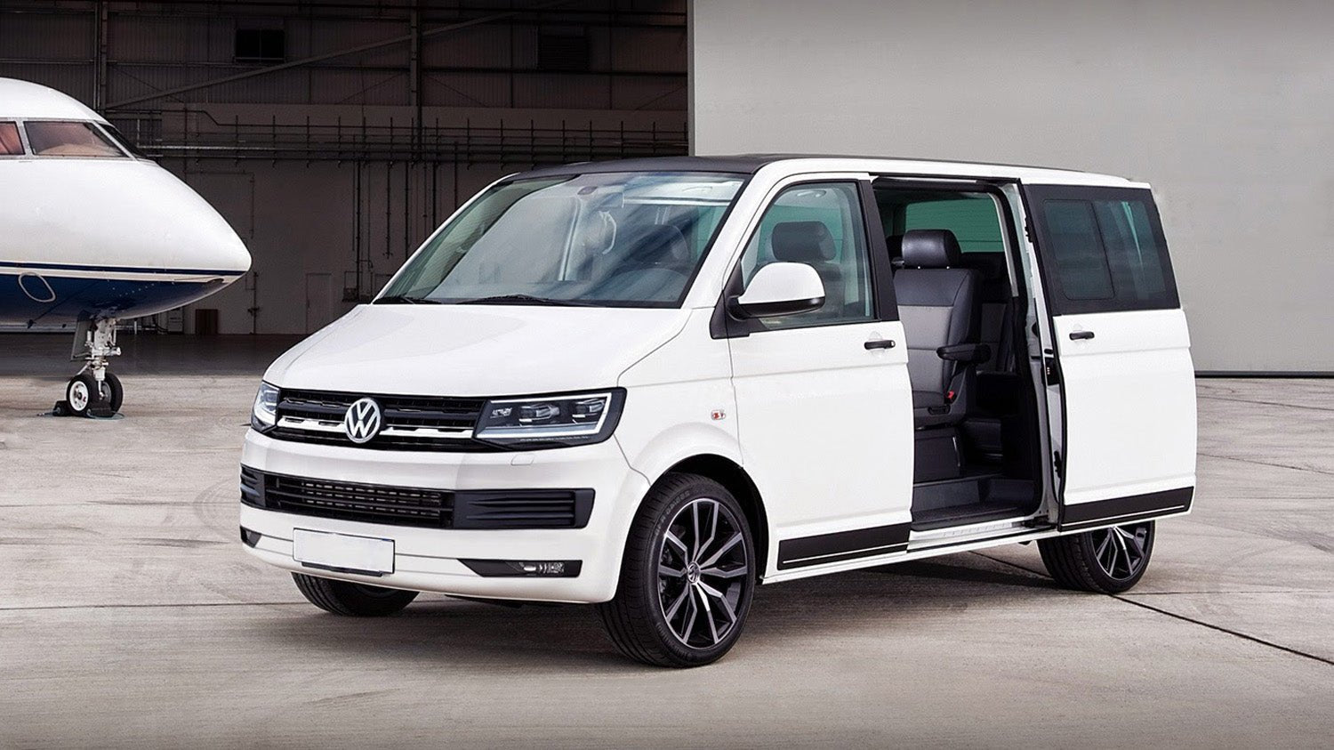 Lastskydd Volkswagen Transporter T6/ T6.1, Caravelle T6/ T6.1 (fits to versionen med one bak dörr) 2015–2019, facelift… – Spegelblank svart | AVISA - Carlevel AB - Lastskydd