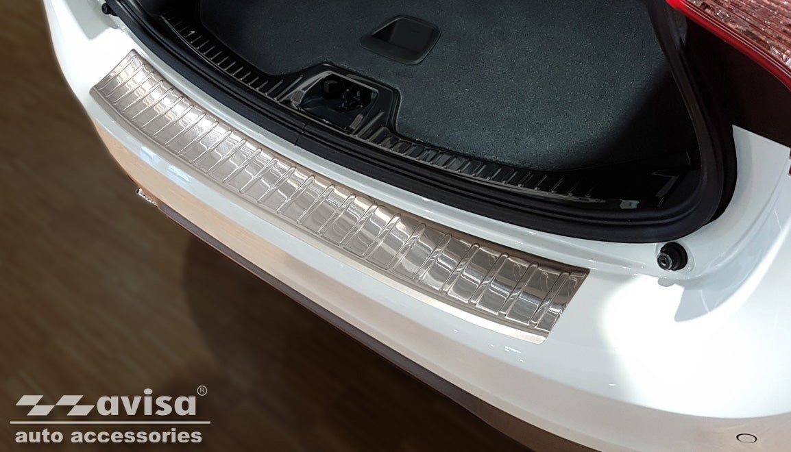 Lastskydd Volvo V60 2010–2013, facelift 2013–2018 / Volvo V60 Cross Country 2015+ – Silver satin | AVISA - Carlevel AB - Lastskydd