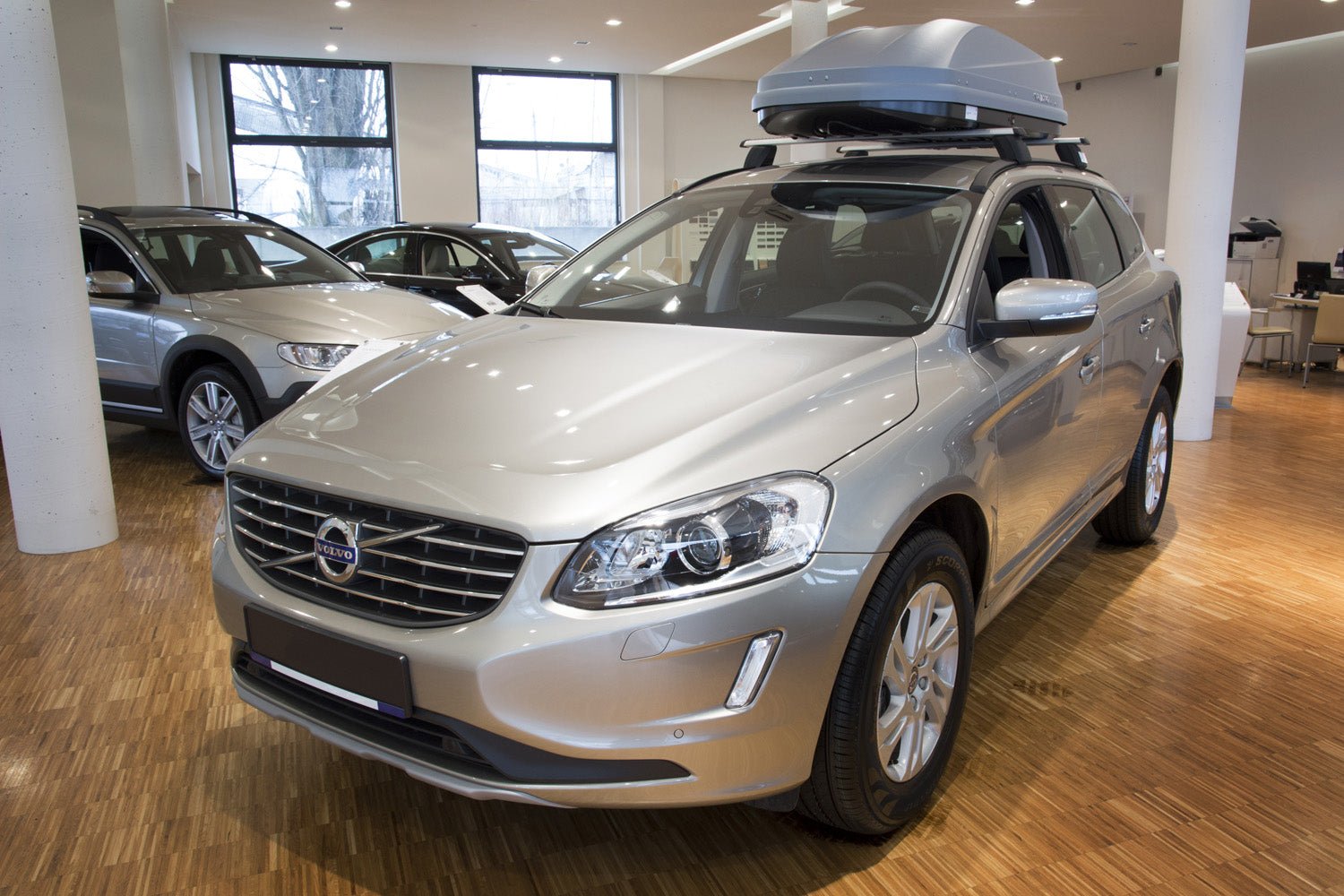 Lastskydd Volvo XC60 2013–2017 – Svart (2/49226) | AVISA - Carlevel AB - Lastskydd