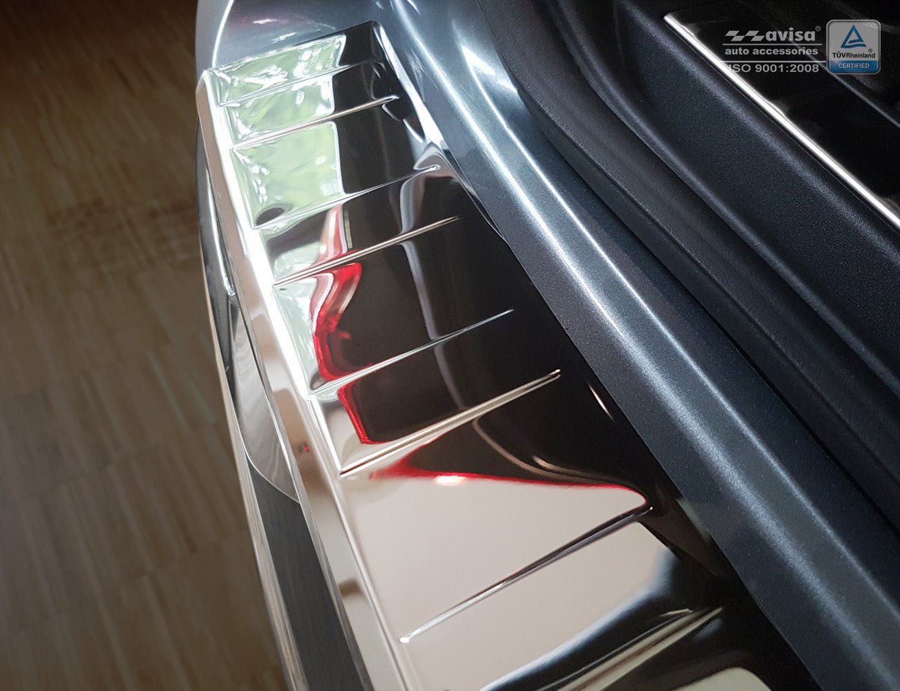 Lastskydd Volvo XC60 II/ R-Design 2017–2021, facelift 2021–2025, facelift 2025+ m.fl. – Spegelpolerat silver | AVISA - Carlevel AB - Lastskydd