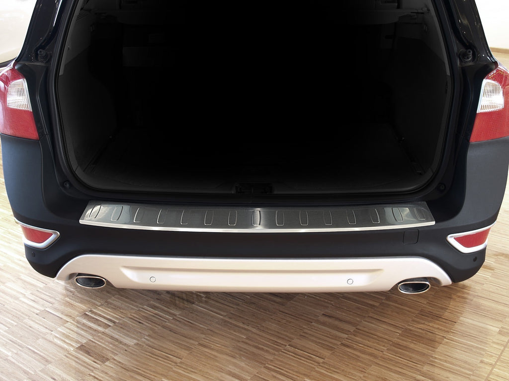 Lastskydd Volvo XC70 2007–2013 – Silver satin | AVISA - Carlevel AB - Lastskydd
