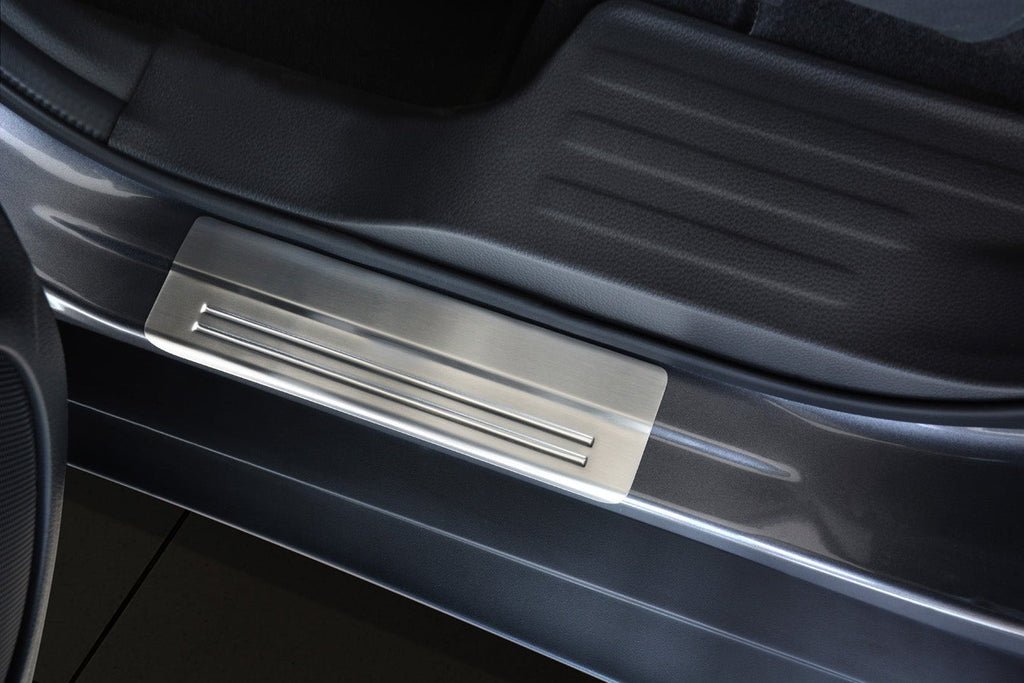 Tröskelskydd Exclusive Nissan X-Trail III (T32) 2014–2017, facelift 2017–2021 – Silver satin | AVISA - Carlevel AB - Tröskelskydd