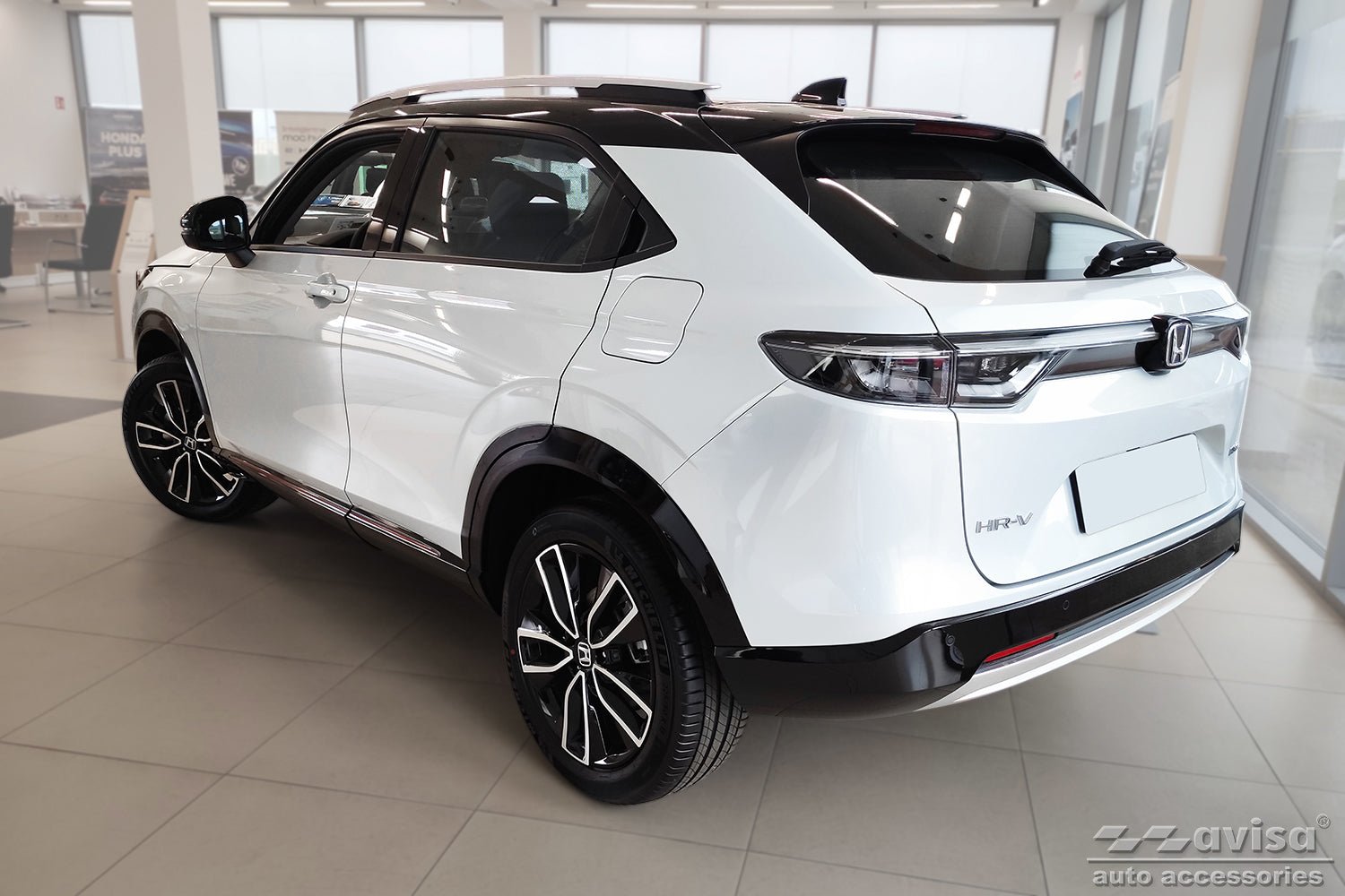 Tröskelskydd Hybrid Honda Hr-V III 2021+ – Spegelblank svart | AVISA - Carlevel AB - Tröskelskydd