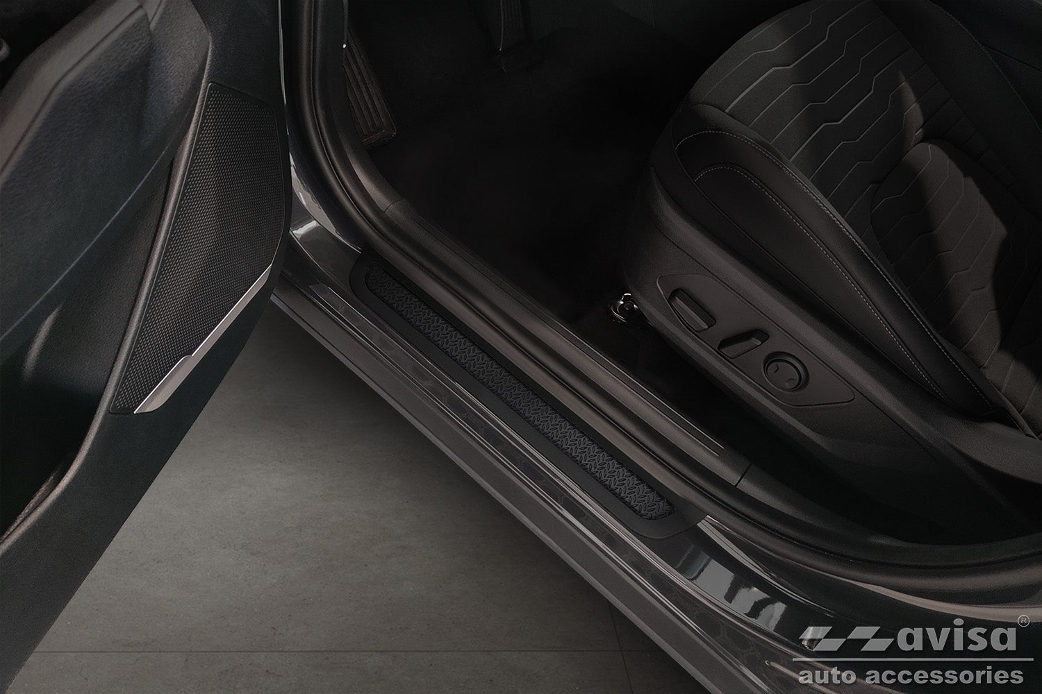 Tröskelskydd Kia Sportage V 2021–2025 facelift 2025+ > – Svart | AVISA - Carlevel AB - Tröskelskydd