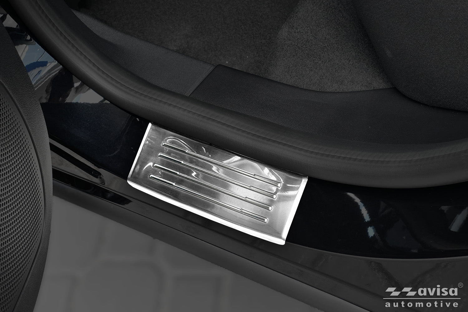 Tröskelskydd Lines Ford Puma 2019+ – Silver satin | AVISA - Carlevel AB - Tröskelskydd