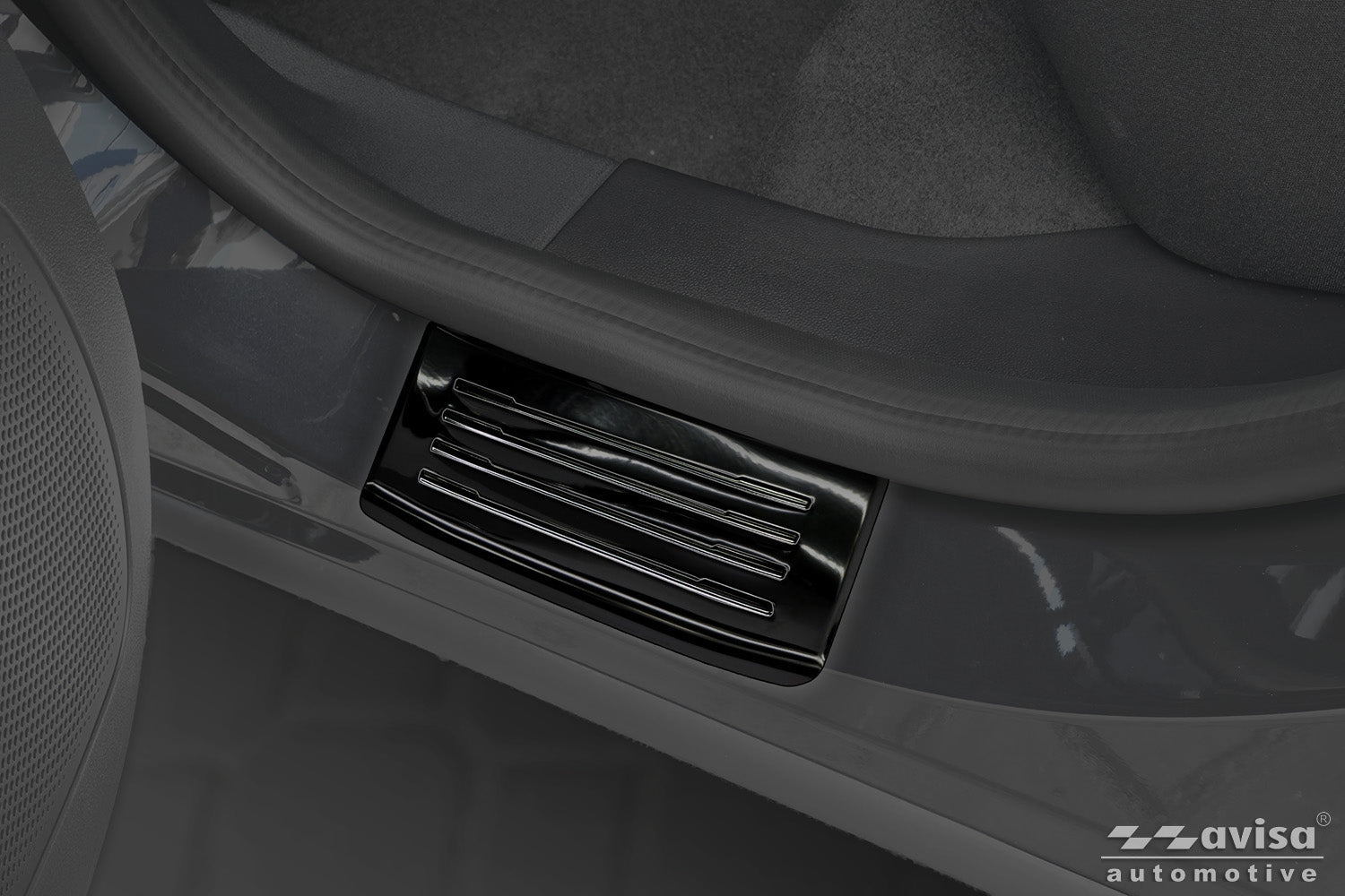 Tröskelskydd Lines Ford Puma 2019+ – Spegelblank svart | AVISA - Carlevel AB - Tröskelskydd
