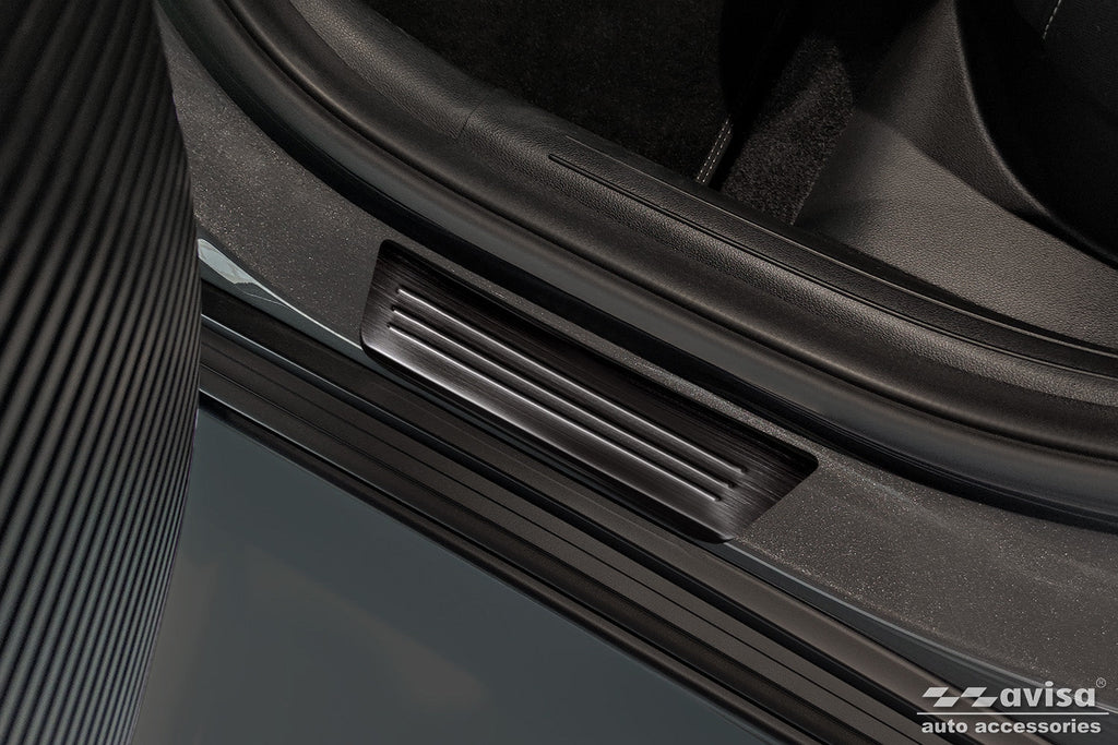 Tröskelskydd Lines Hyundai Kona II 2023+ / MG 3 III 2024+ > / MG ZS II 2024+ > – Svart | AVISA - Carlevel AB - Tröskelskydd