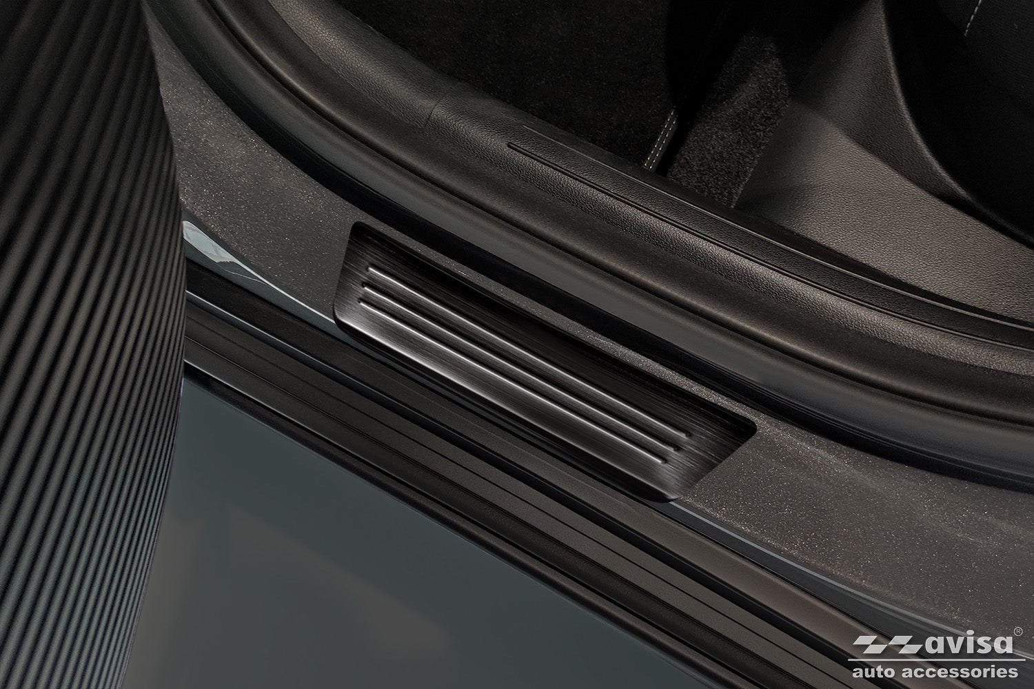 Tröskelskydd Lines Hyundai Kona II 2023+ / MG 3 III 2024+ > / MG ZS II 2024+ > – Svart | AVISA - Carlevel AB - Tröskelskydd