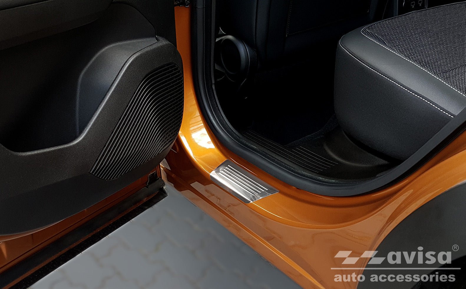 Tröskelskydd Lines Mitsubishi Asx II ( Rjb ) 2023+ / Renault Captur II crossover 2019+ / Renault Captur II E-Tech 2020+ – Silver satin | AVISA - Carlevel AB - Tröskelskydd