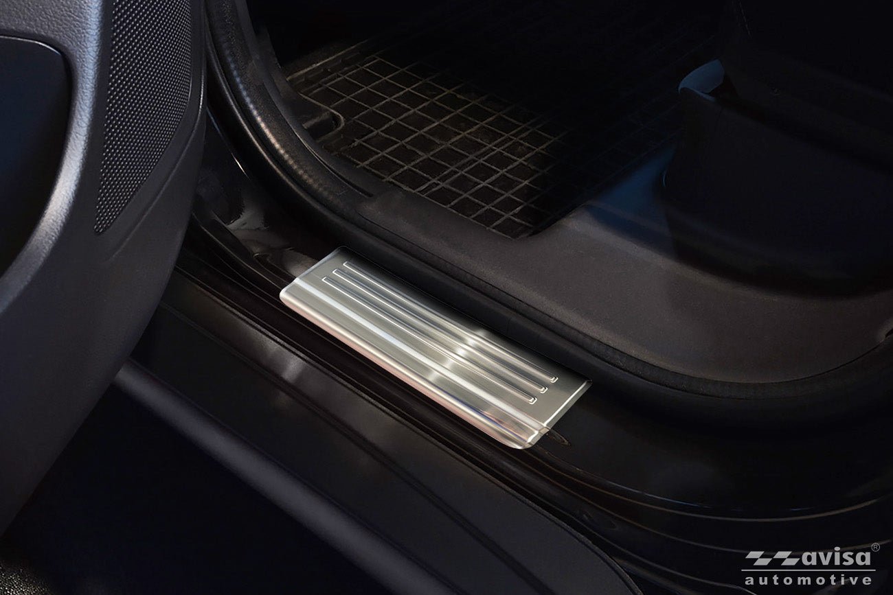 Tröskelskydd Lines Mitsubishi Outlander III Outlander III 2012–2015, facelift 2015–2017. facelift 2017–2022/ PHEV 2014–2015… – Silver satin | AVISA - Carlevel AB - Tröskelskydd
